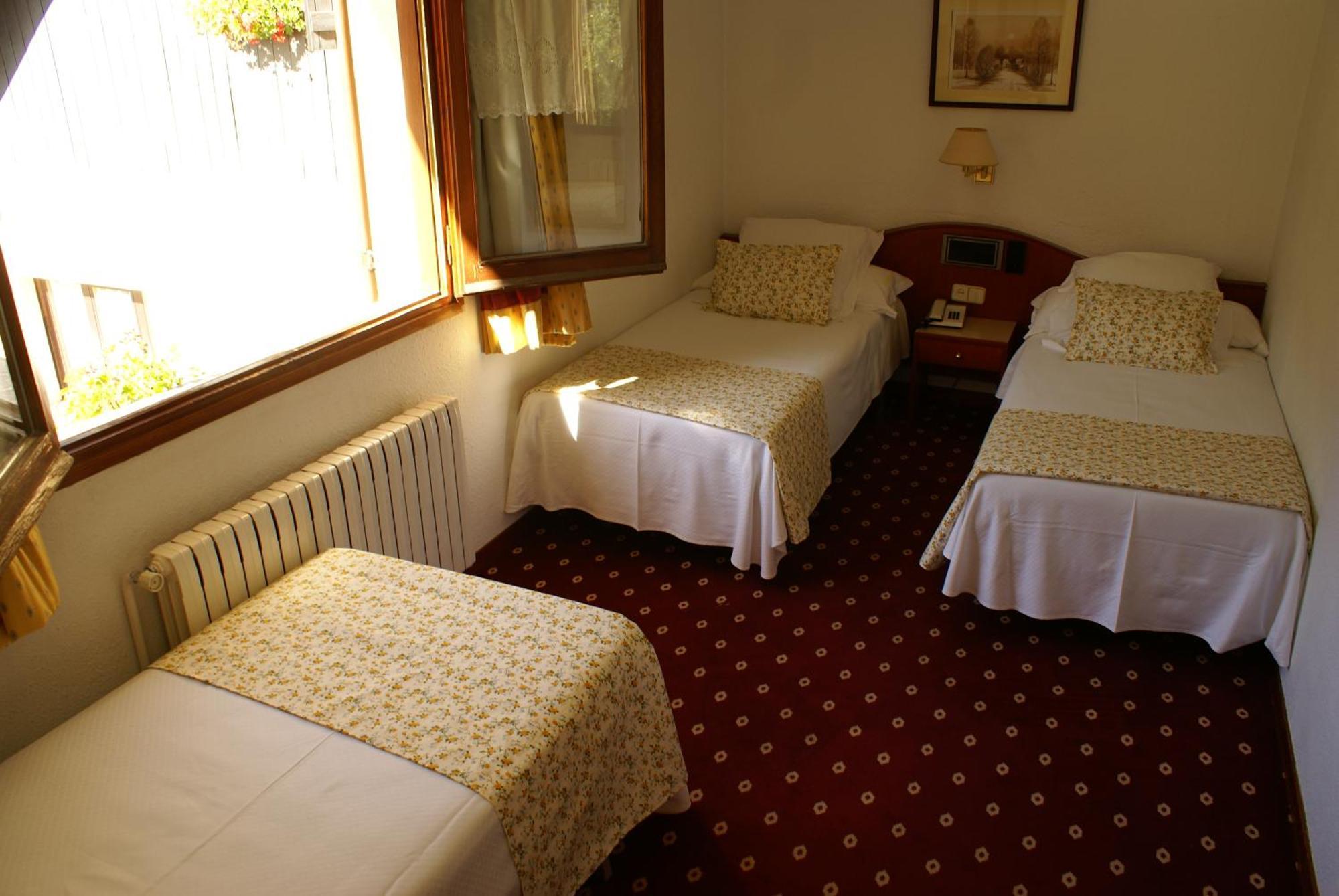 Hotel Edelweiss 아르티에스 외부 사진